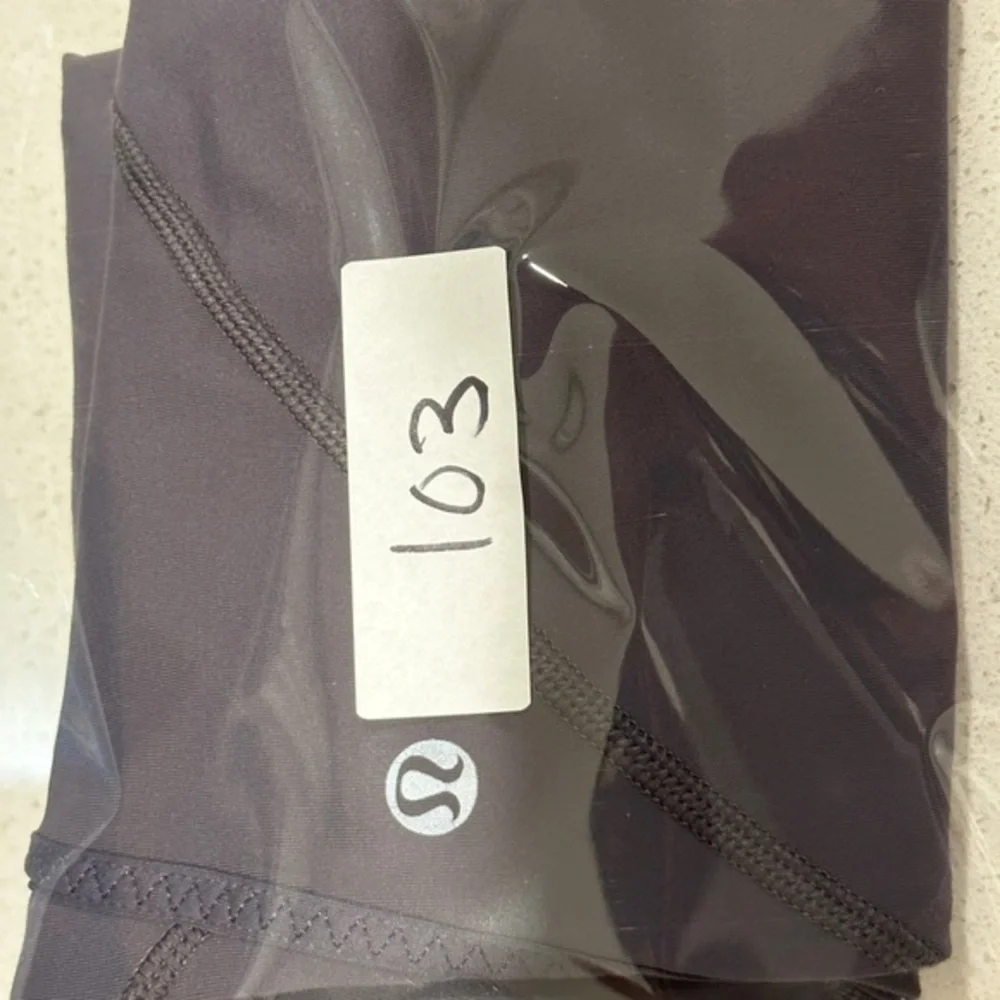 Lululemon Women's Size 8 Workout Activewear Cropped Leggings‎ Purple/Gray